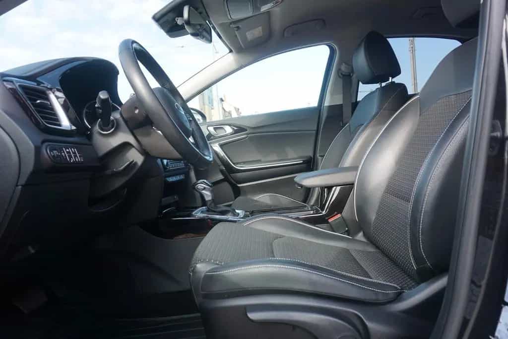 Kia XCeed 1.4 T-GDI Vision Aut. LED Navi AHK Kamera 03/2020-photo-8