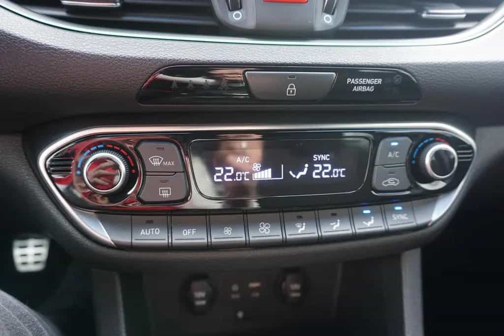 Hyundai i30 2.0 T-GDI N Performance LED Kamera DAB PDC 03/2020-photo-15