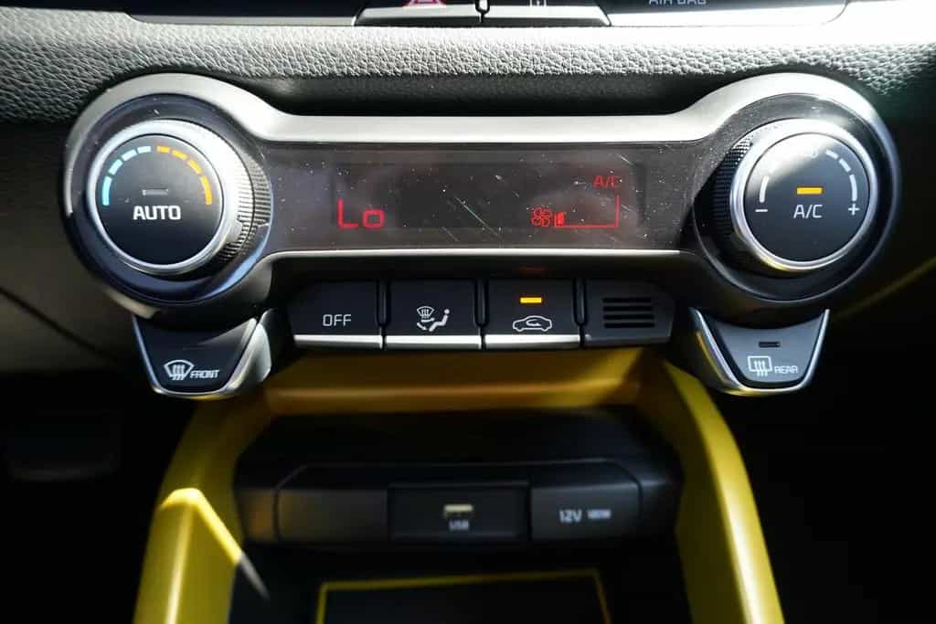 Kia Stonic 1.0 T-GDI M-Hybrid Spirit Aut. Navi LED 08/2021-photo-23