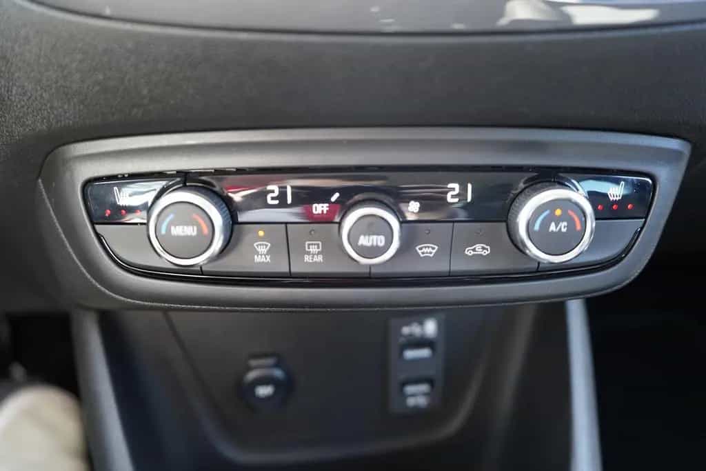 Opel Crossland 1.2 Elegance LED Navi Kamera Teilleder 09/2024-photo-16