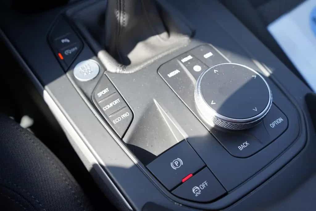 BMW 118 i Advantage Navi PDC Klimaaut. Tempomat DAB 01/2021-photo-18