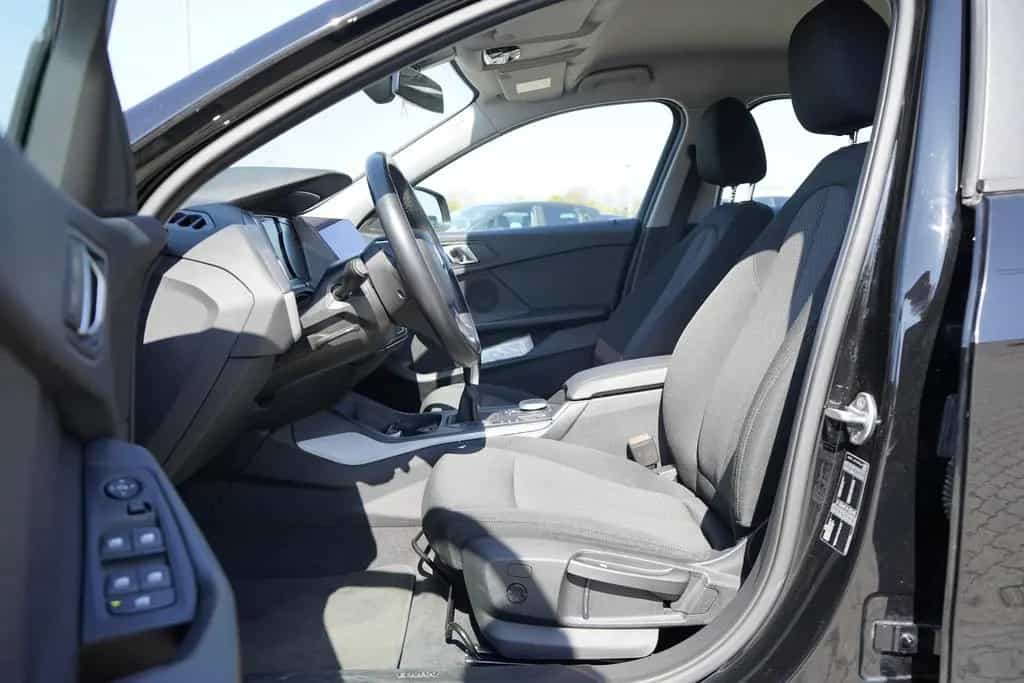 BMW 118 i Advantage Navi PDC Klimaaut. Tempomat DAB 01/2021-photo-22
