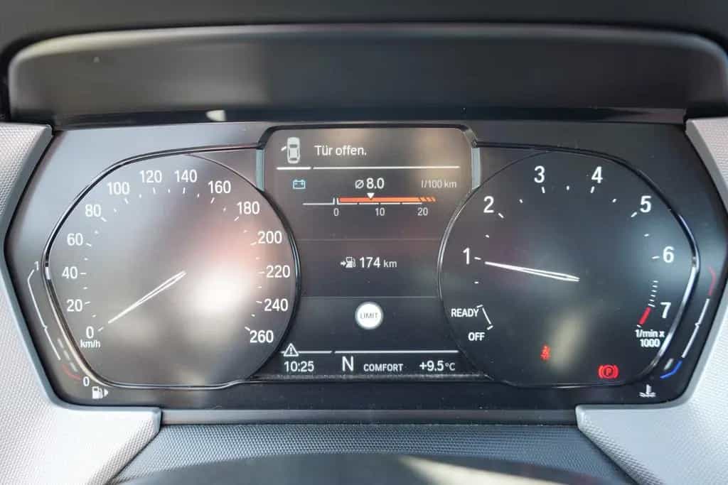 BMW 118 i Advantage Navi PDC Klimaaut. Tempomat DAB 01/2021-photo-9