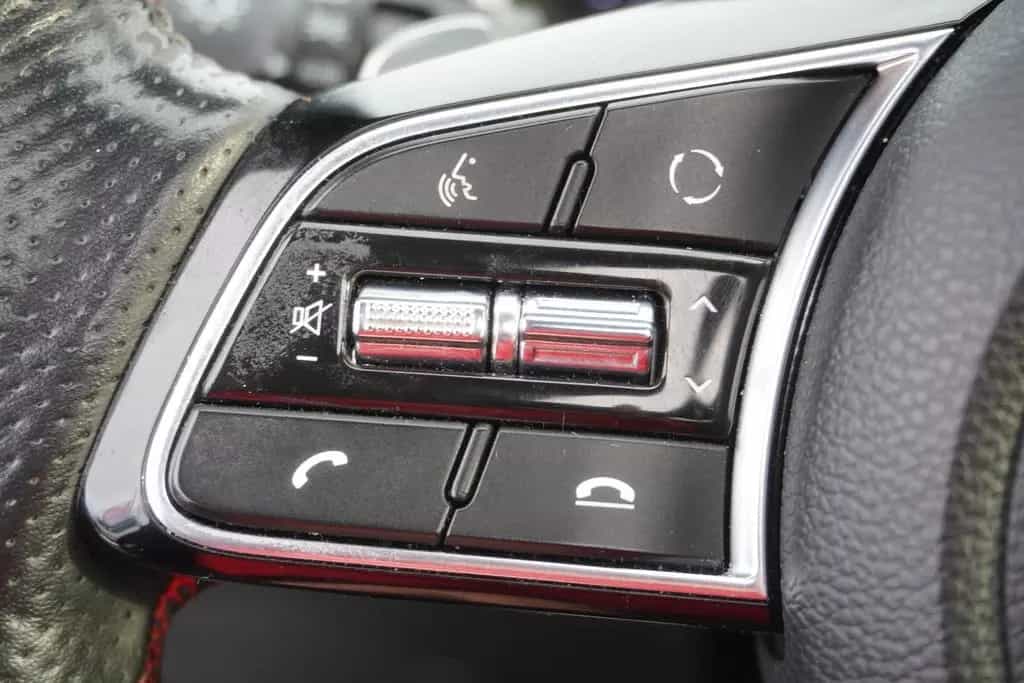 Kia ProCeed 1.6 T-GDI GT LED Navi Sitzheizung Pano. 05/2019-photo-16