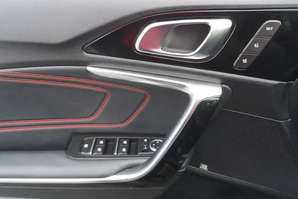 Kia ProCeed 1.6 T-GDI GT LED Navi Sitzheizung Pano. 05/2019-photo-24