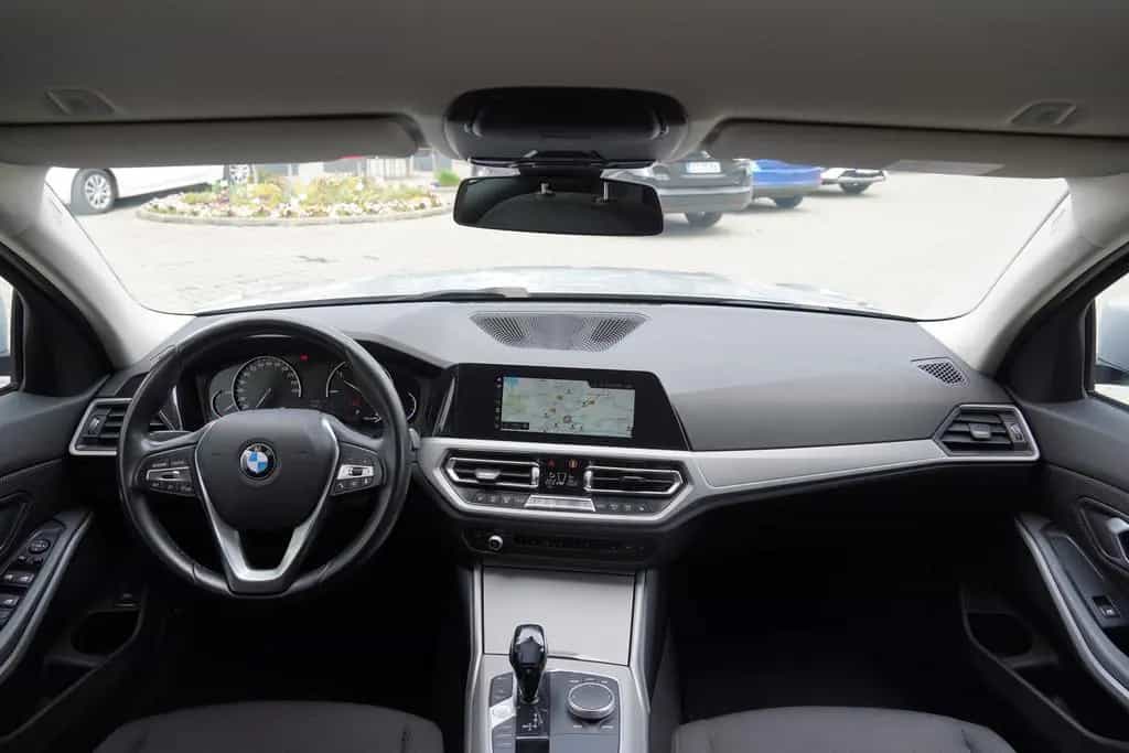 BMW 320 d xDrive Advantage LED Navi Tempomat SHZ PDC 04/2020-photo-10