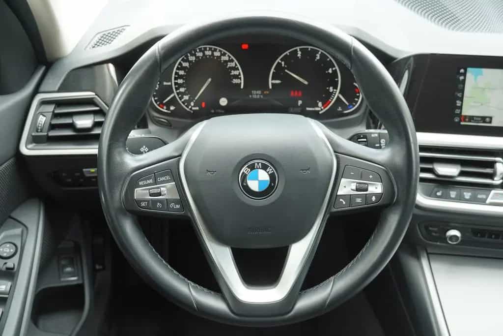 BMW 320 d xDrive Advantage LED Navi Tempomat SHZ PDC 04/2020-photo-24