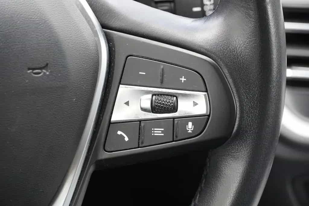BMW 320 d xDrive Advantage LED Navi Tempomat SHZ PDC 04/2020-photo-25