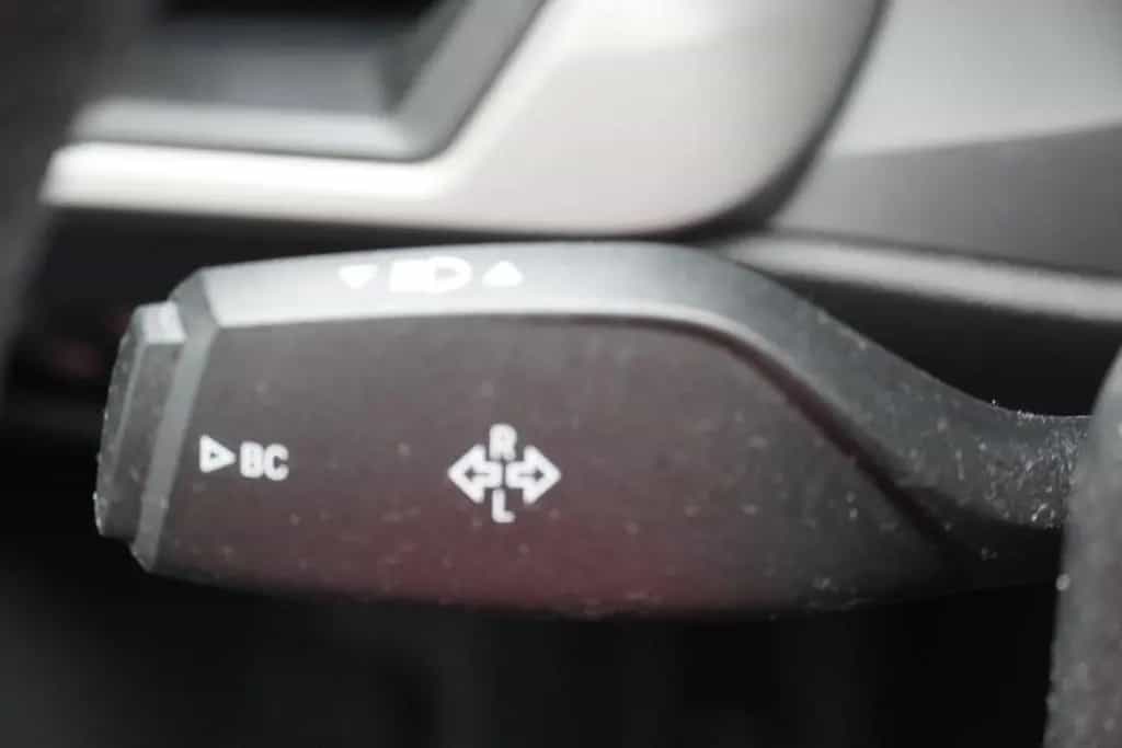 BMW 320 d xDrive Advantage LED Navi Tempomat SHZ PDC 04/2020-photo-27