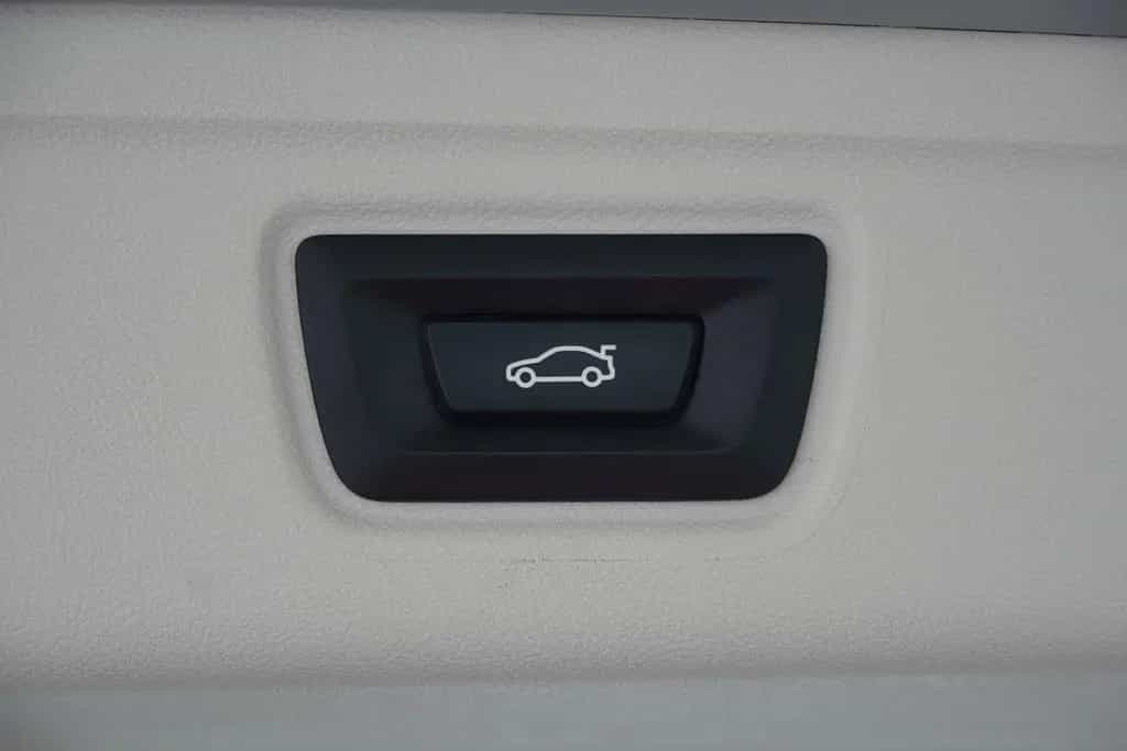 BMW 320 d xDrive Advantage LED Navi Tempomat SHZ PDC 04/2020-photo-34