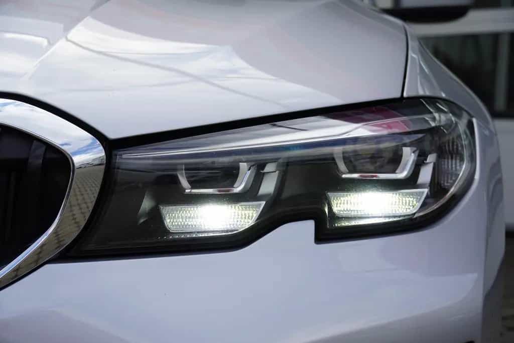 BMW 320 d xDrive Advantage LED Navi Tempomat SHZ PDC 04/2020-photo-35