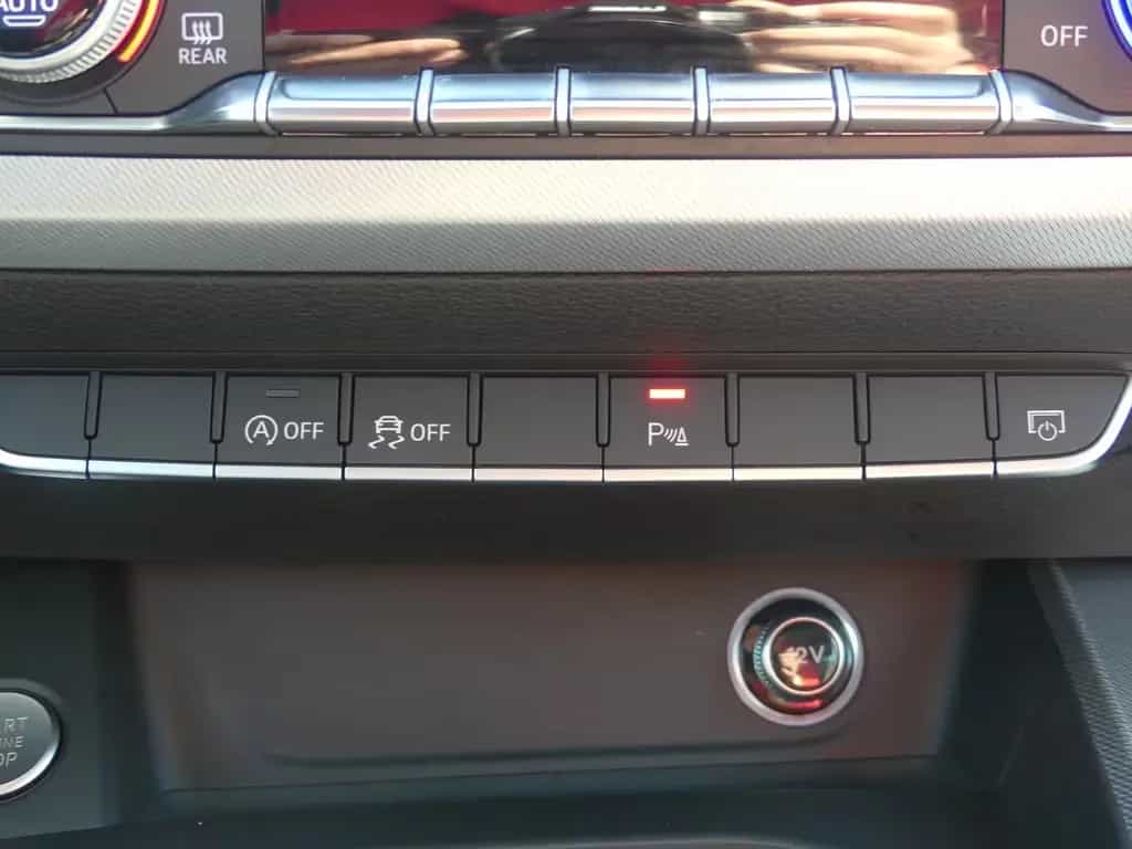 Audi A4 Avant 1.4 Bi-Xenon AHK Sitzheizung el. Heckkl 03/2018-photo-16