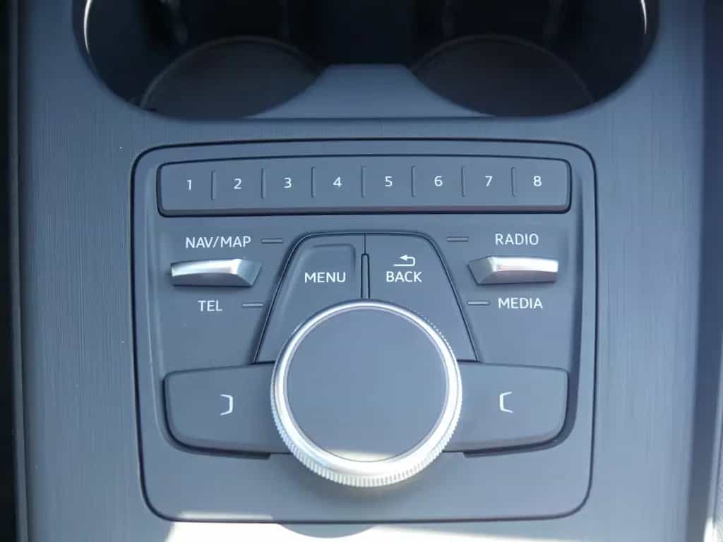 Audi A4 Avant 1.4 Bi-Xenon AHK Sitzheizung el. Heckkl 03/2018-photo-17