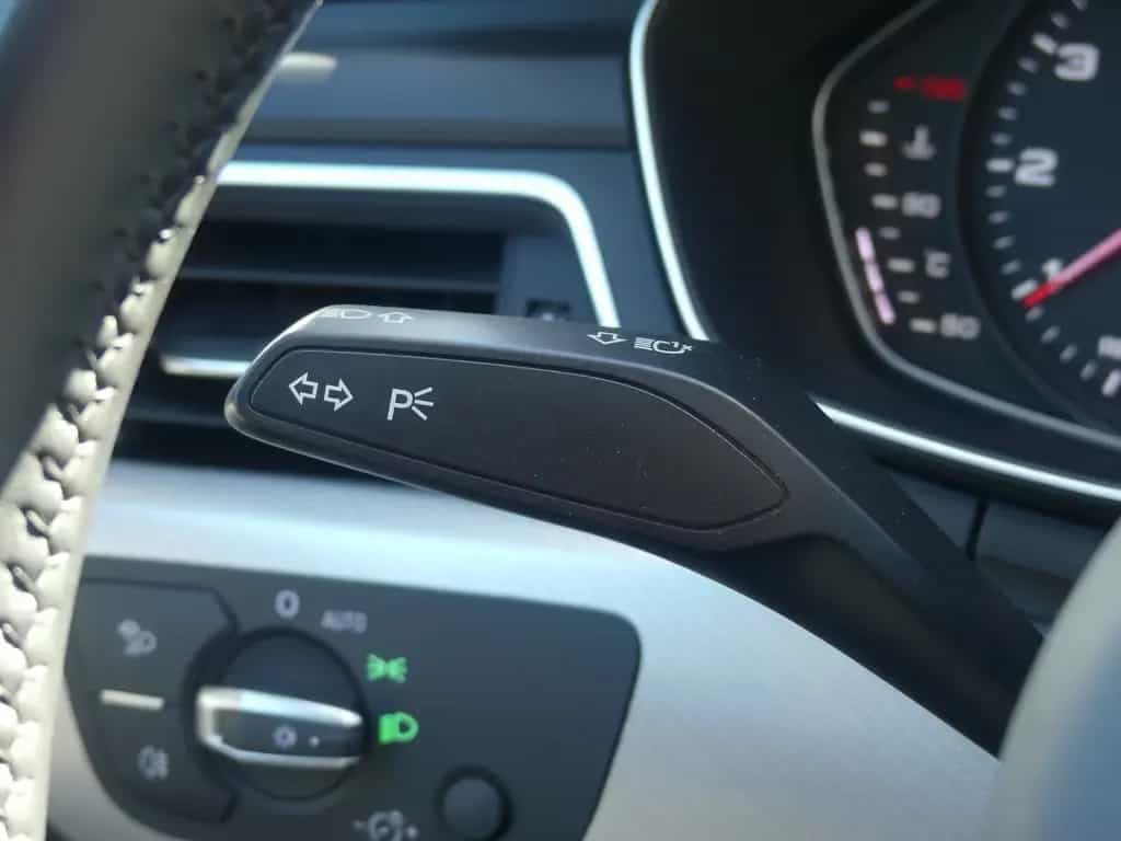 Audi A4 Avant 1.4 Bi-Xenon AHK Sitzheizung el. Heckkl 03/2018-photo-23