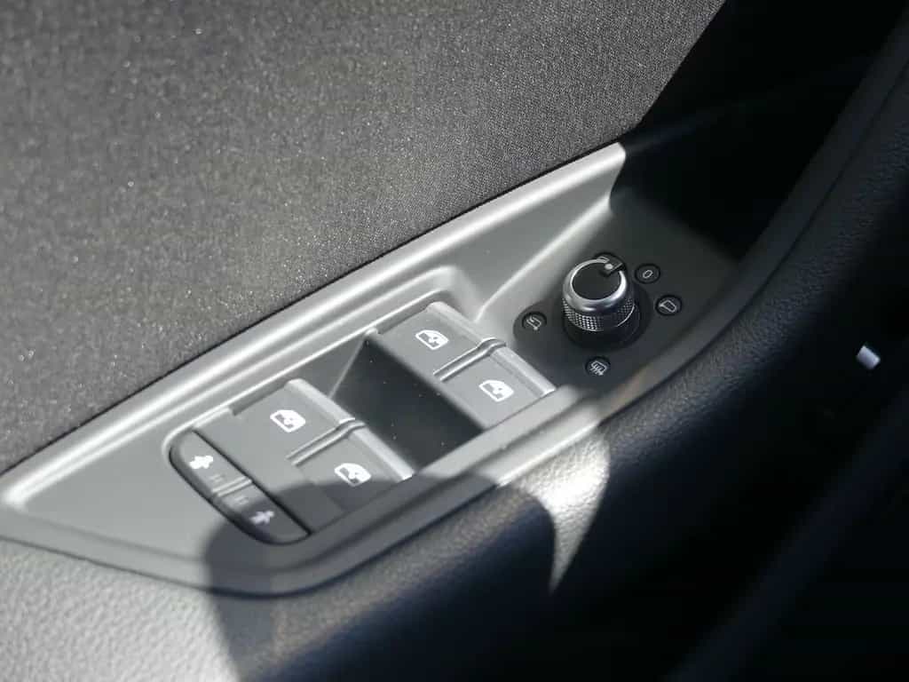 Audi A4 Avant 1.4 Bi-Xenon AHK Sitzheizung el. Heckkl 03/2018-photo-28
