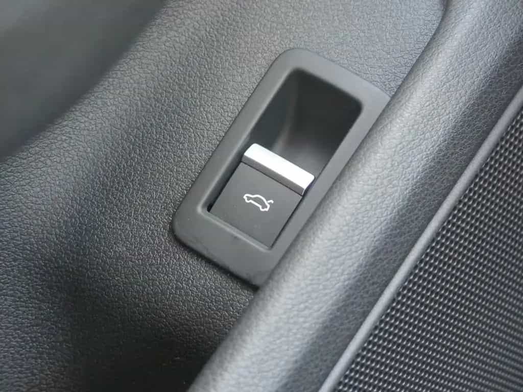 Audi A4 Avant 1.4 Bi-Xenon AHK Sitzheizung el. Heckkl 03/2018-photo-29