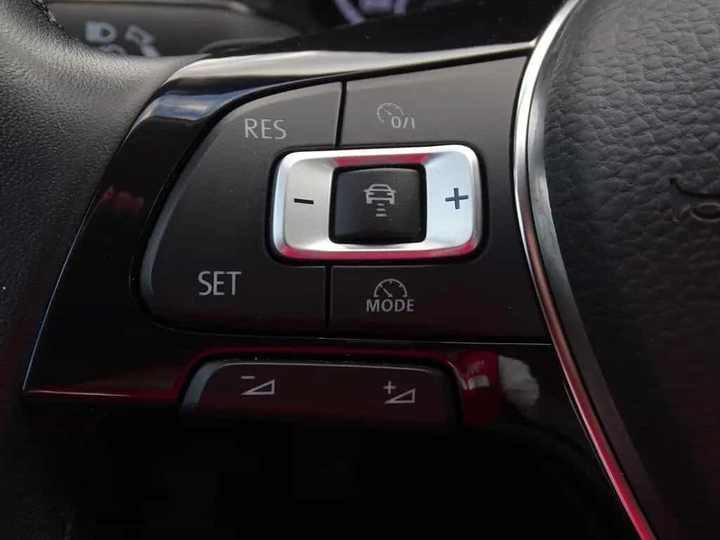 Volkswagen Polo 1.0 TSI DSG LED Navi ACC Sitzheizung 04/2018-photo-16