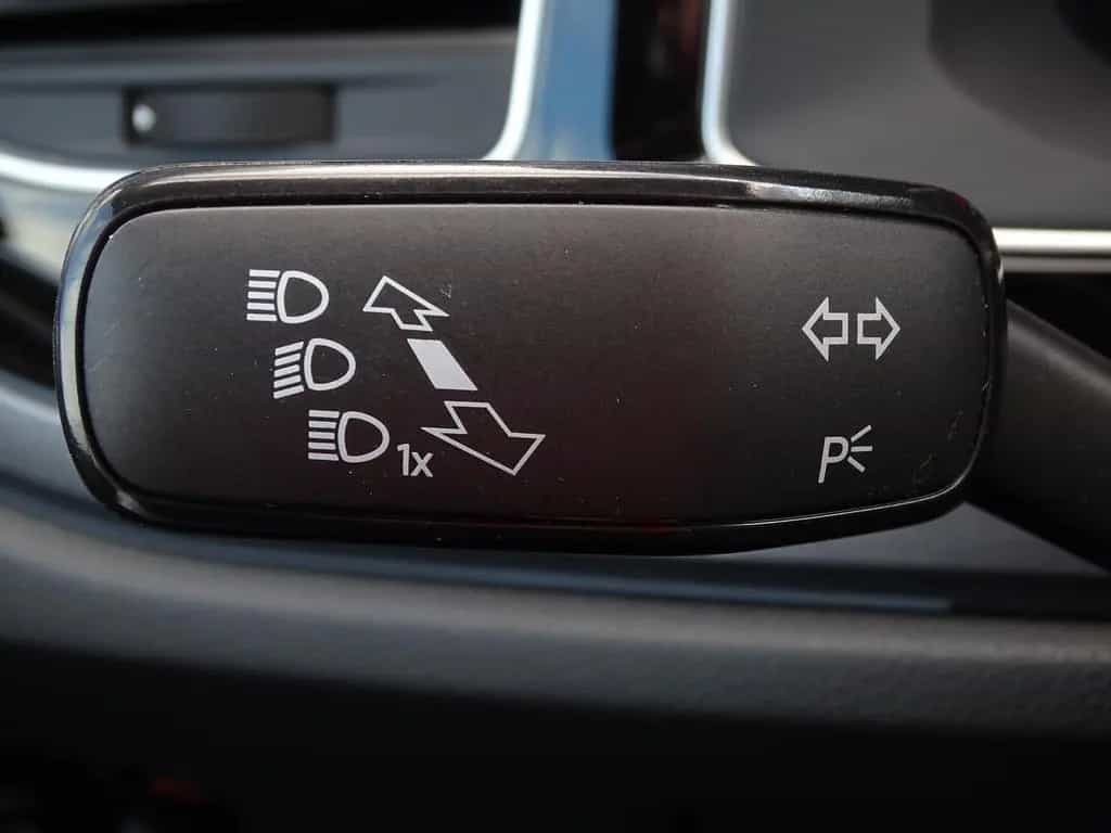 Volkswagen Polo 1.0 TSI DSG LED Navi ACC Sitzheizung 04/2018-photo-17