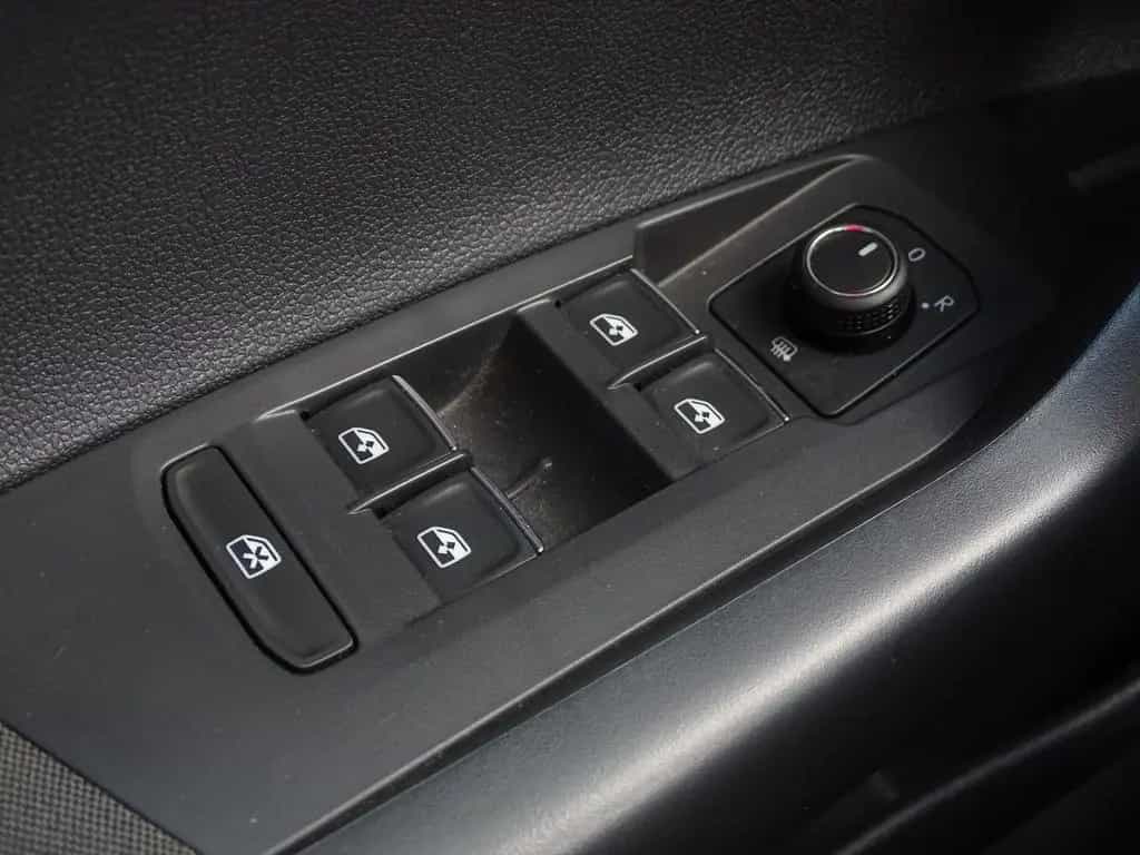 Volkswagen Polo 1.0 TSI DSG LED Navi ACC Sitzheizung 04/2018-photo-23