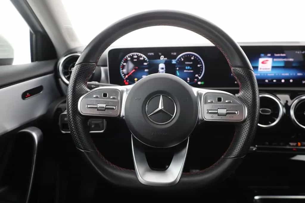 Mercedes-Benz A 200 A200 AMG Line LED Navi Sitzheizung Widescreen 02/2019-photo-14