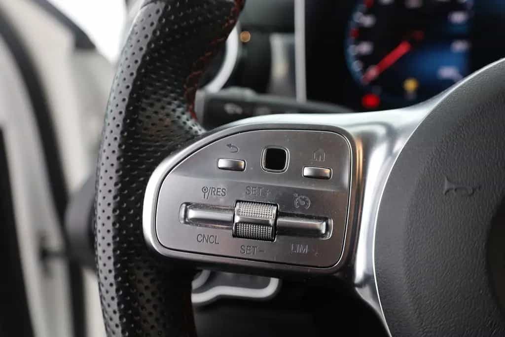 Mercedes-Benz A 200 A200 AMG Line LED Navi Sitzheizung Widescreen 02/2019-photo-15
