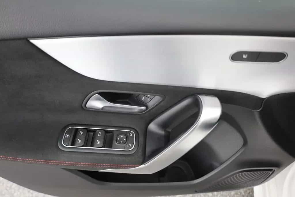 Mercedes-Benz A 200 A200 AMG Line LED Navi Sitzheizung Widescreen 02/2019-photo-20