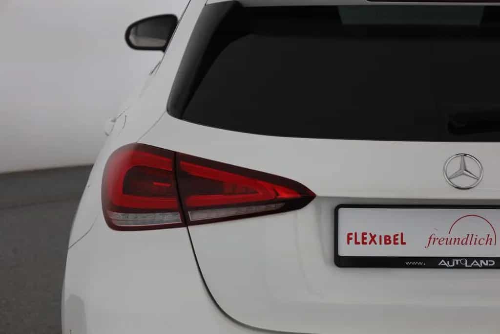 Mercedes-Benz A 200 A200 AMG Line LED Navi Sitzheizung Widescreen 02/2019-photo-27