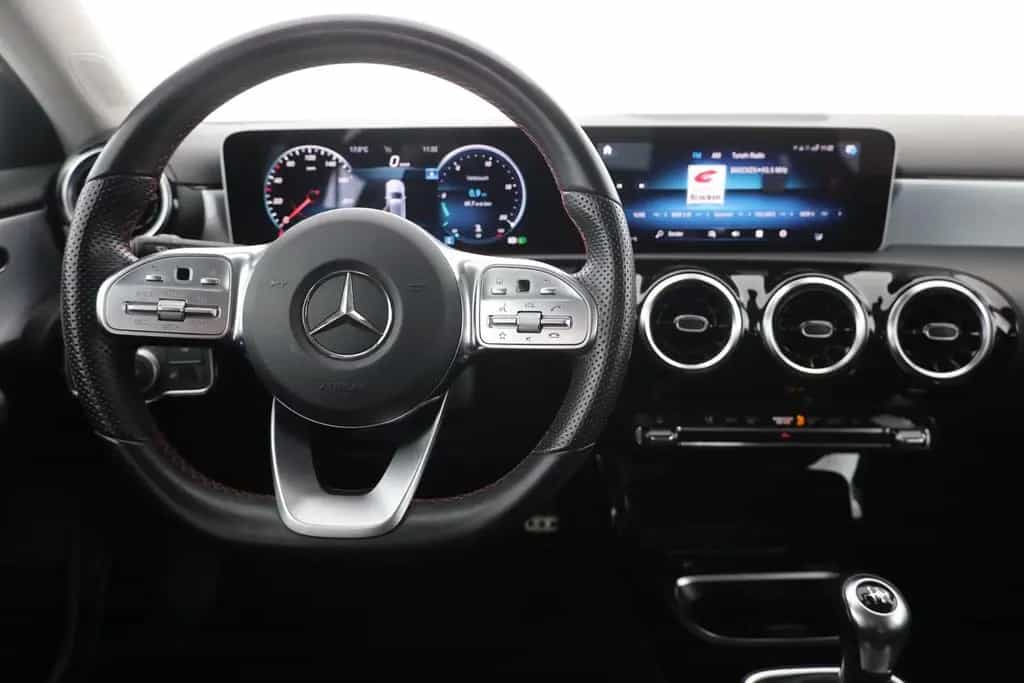 Mercedes-Benz A 200 A200 AMG Line LED Navi Sitzheizung Widescreen 02/2019-photo-9