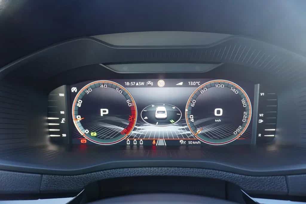 Skoda Karoq 1.5 TSI Sportline SmartLink Navi ACC AHK 05/2023-photo-26