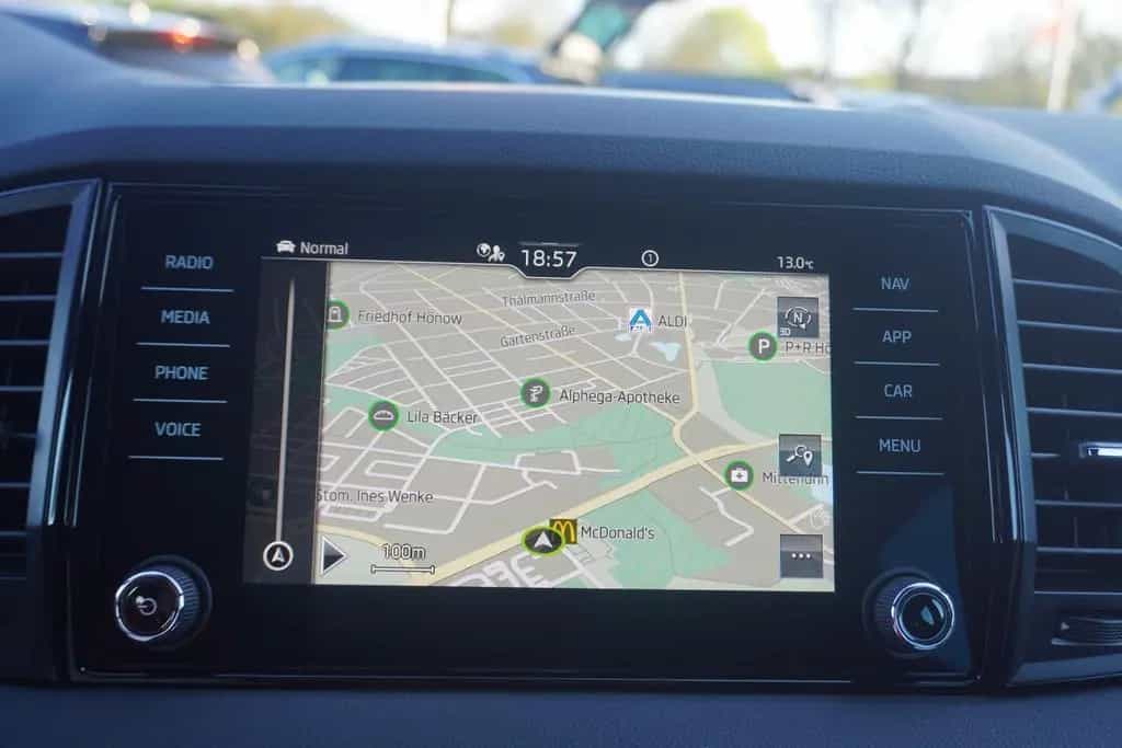 Skoda Karoq 1.5 TSI Sportline SmartLink Navi ACC AHK 05/2023-photo-29