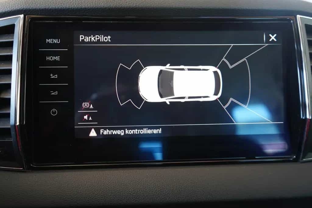 Skoda Karoq 1.5 16V TSI Style LED Navi Sitzheizung AHK 07/2019-photo-15
