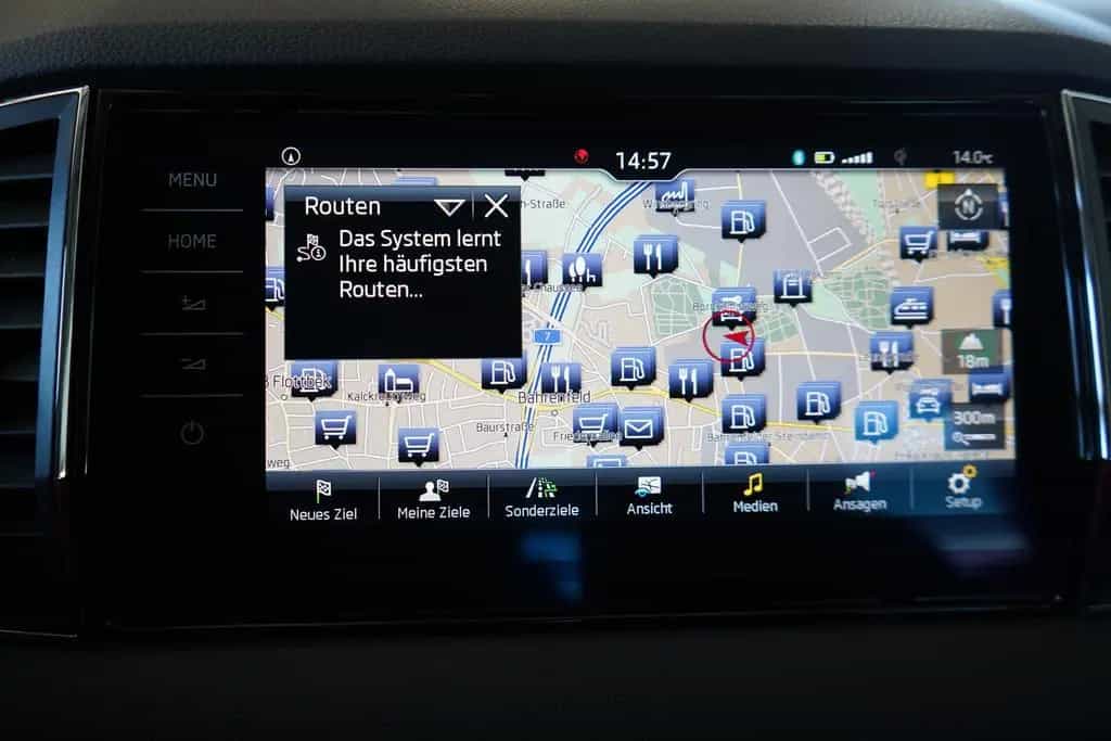 Skoda Karoq 1.5 16V TSI Style LED Navi Sitzheizung AHK 07/2019-photo-16