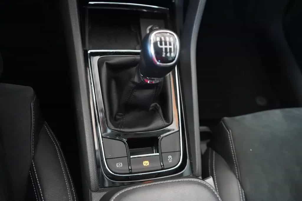 Skoda Karoq 1.5 16V TSI Style LED Navi Sitzheizung AHK 07/2019-photo-20