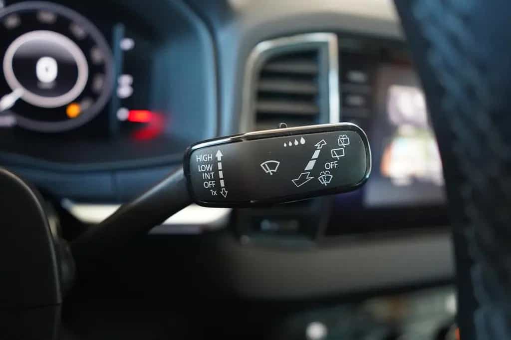 Skoda Karoq 1.5 16V TSI Style LED Navi Sitzheizung AHK 07/2019-photo-23