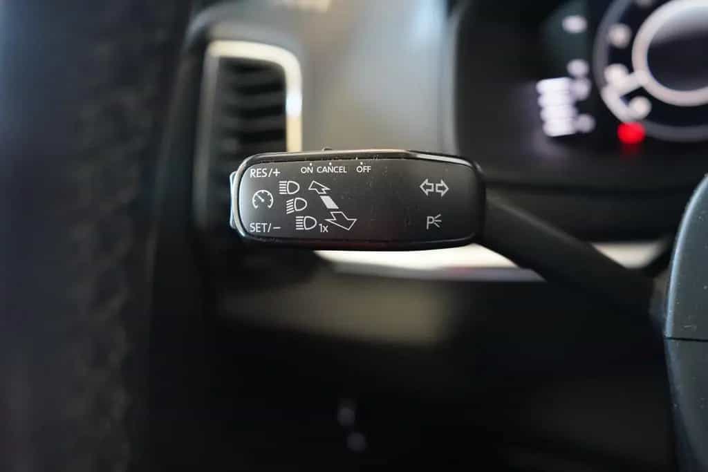 Skoda Karoq 1.5 16V TSI Style LED Navi Sitzheizung AHK 07/2019-photo-24