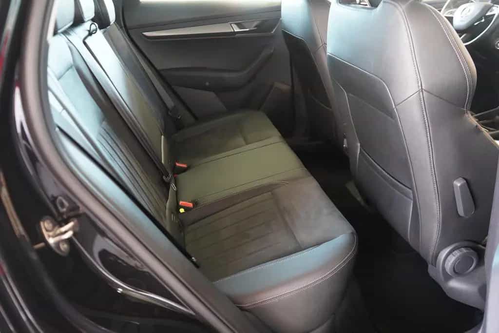 Skoda Karoq 1.5 16V TSI Style LED Navi Sitzheizung AHK 07/2019-photo-30