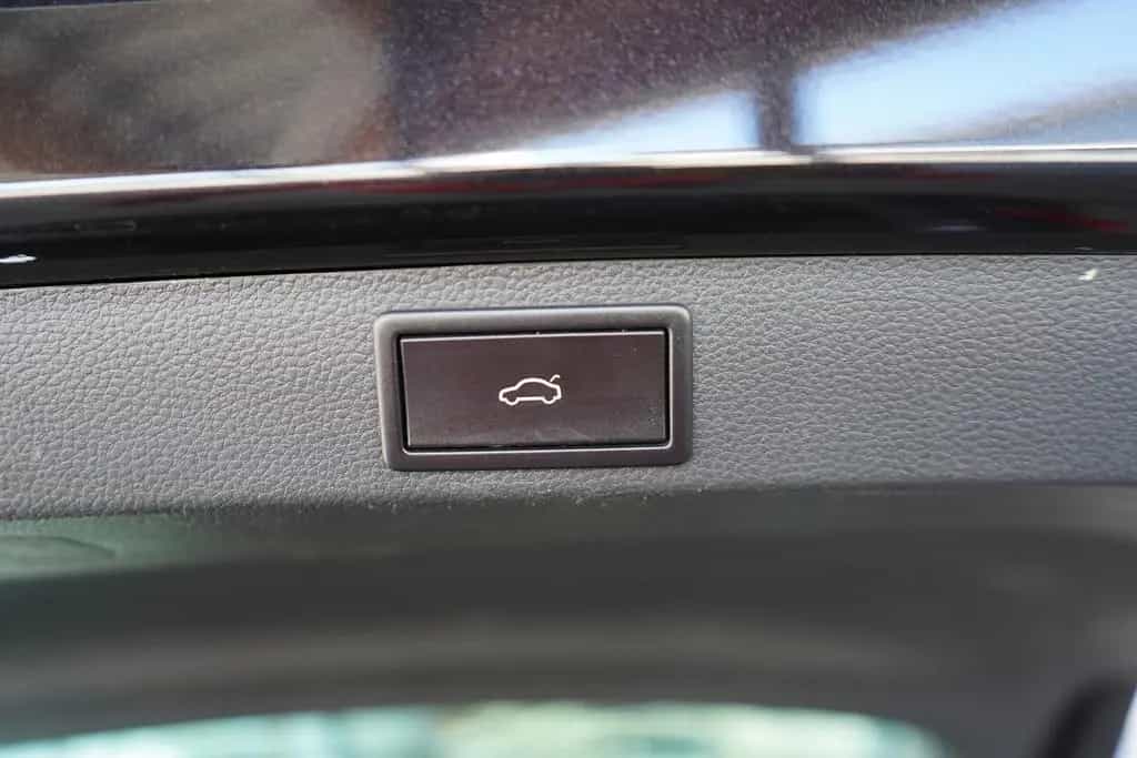 Skoda Karoq 1.5 16V TSI Style LED Navi Sitzheizung AHK 07/2019-photo-32