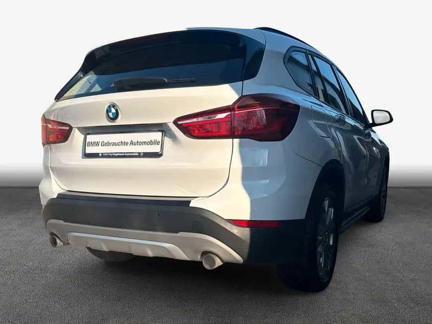 BMW X1 xDrive20i Aut. xLine LED Navi Komfortzugang 05/2017-photo-0