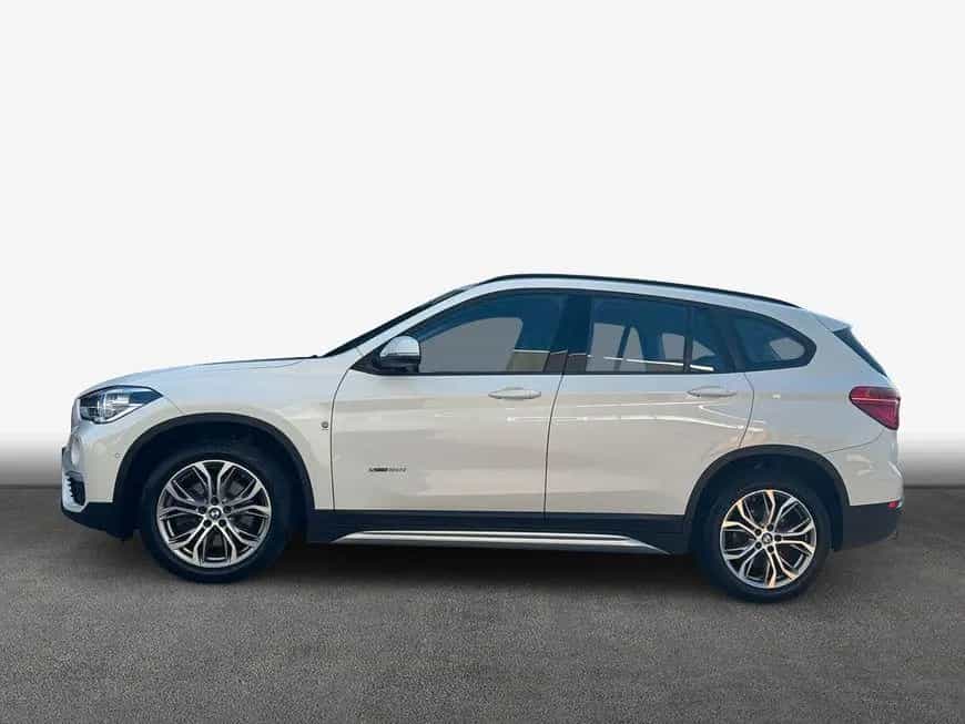 BMW X1 xDrive20i Aut. xLine LED Navi Komfortzugang 05/2017-photo-3
