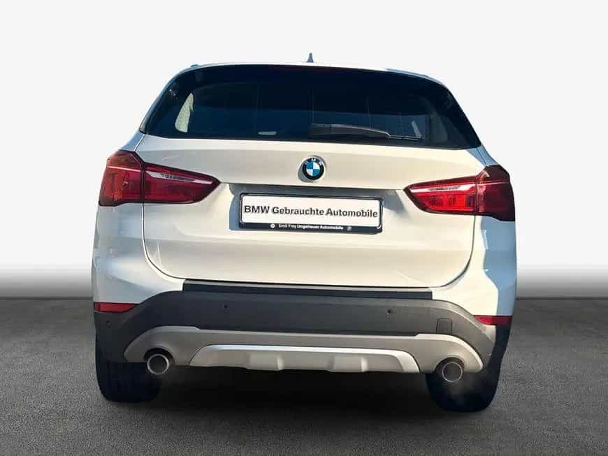 BMW X1 xDrive20i Aut. xLine LED Navi Komfortzugang 05/2017-photo-4