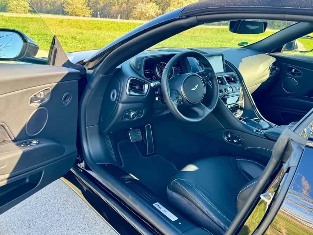Aston Martin DB11 4.0 V8 Volante - 09/2020-photo-12