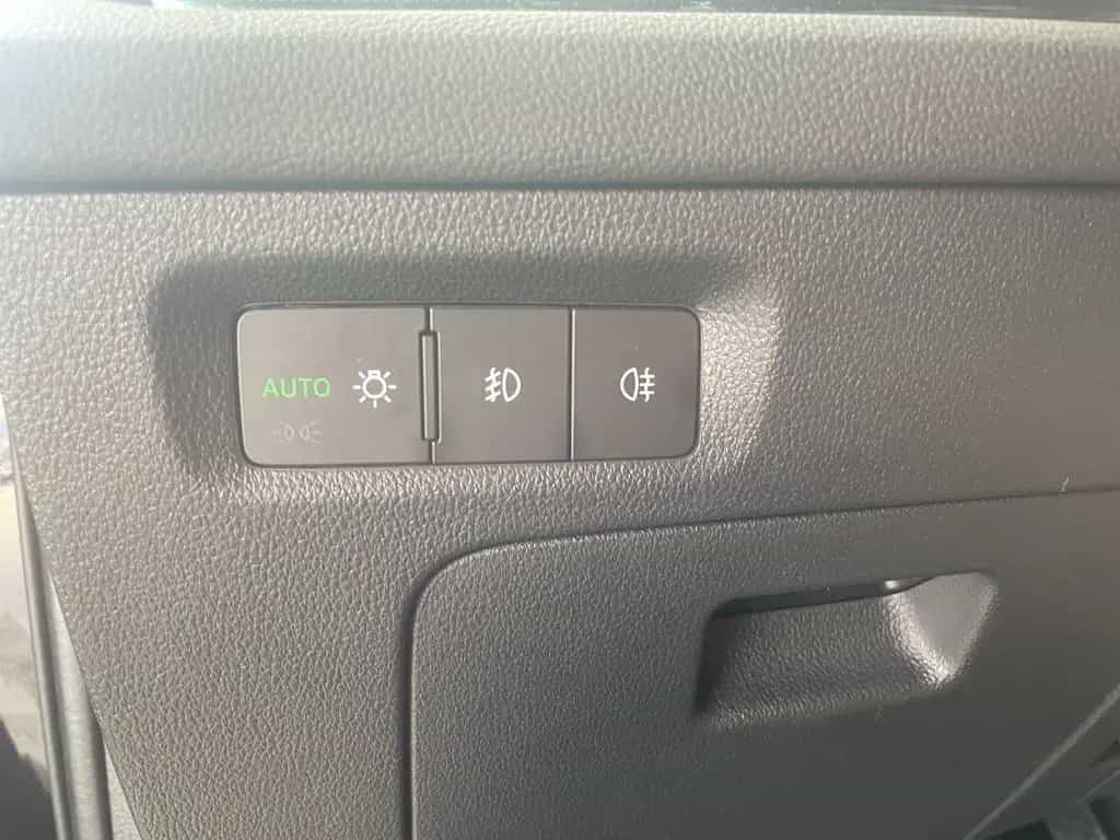 Skoda Octavia Combi 1.5 TSI Clever | NAVI | LED | AHK 03/2022-photo-18