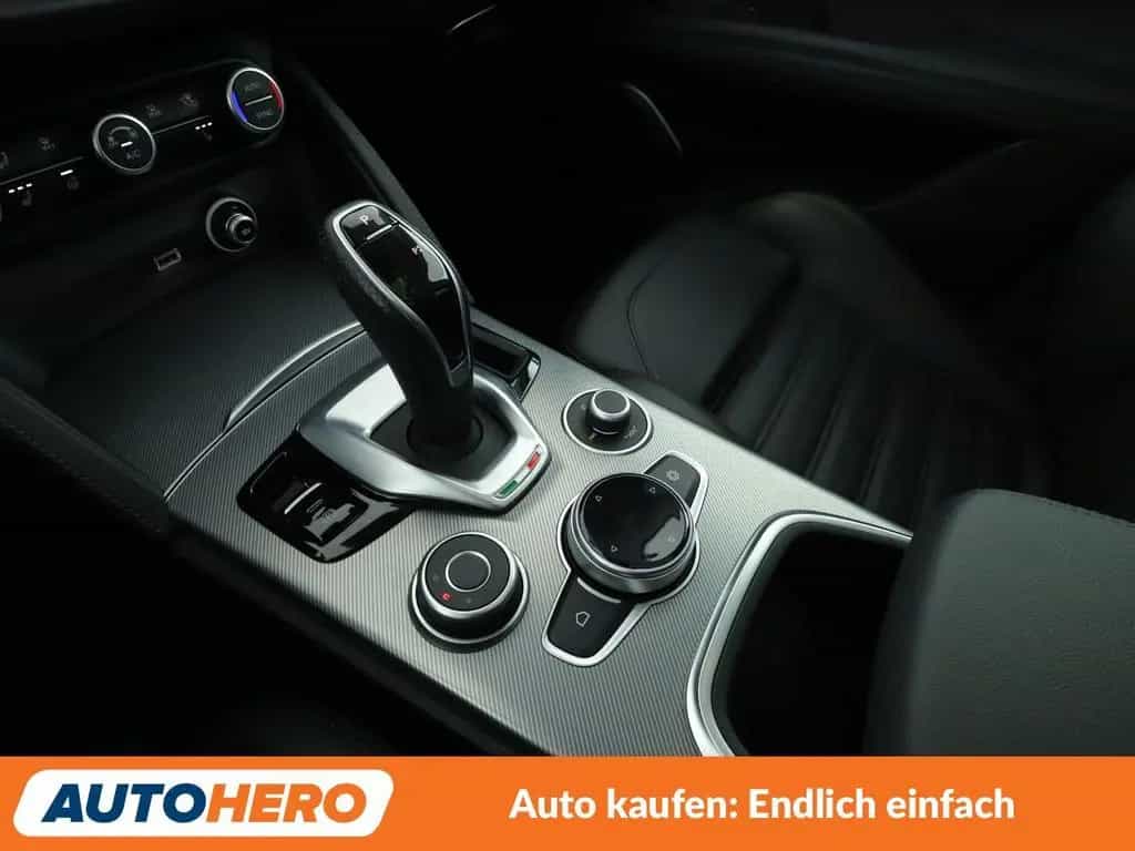 Alfa Romeo Stelvio 2.2 JTDM Veloce Q4 Aut.*NAV*ACC*CAM*PDC* 12/2020-photo-24