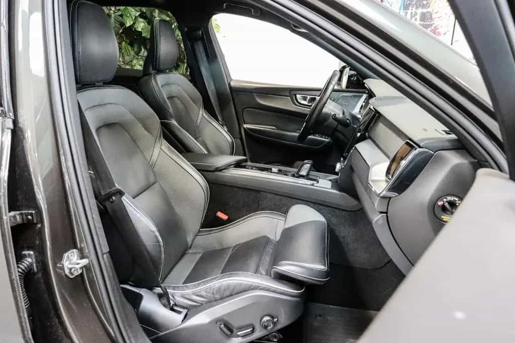 Volvo XC60 R Design AWD B4, AHK, H/K, MEMO, PANO, ACC 12/2020-photo-12
