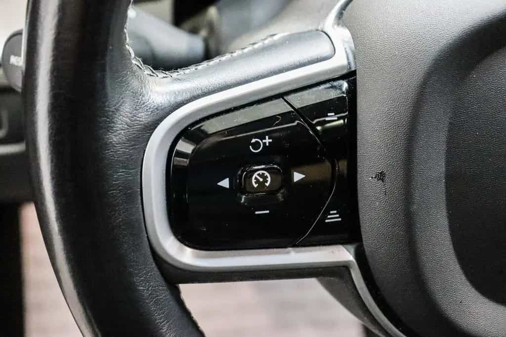 Volvo XC60 R Design AWD B4, AHK, H/K, MEMO, PANO, ACC 12/2020-photo-21