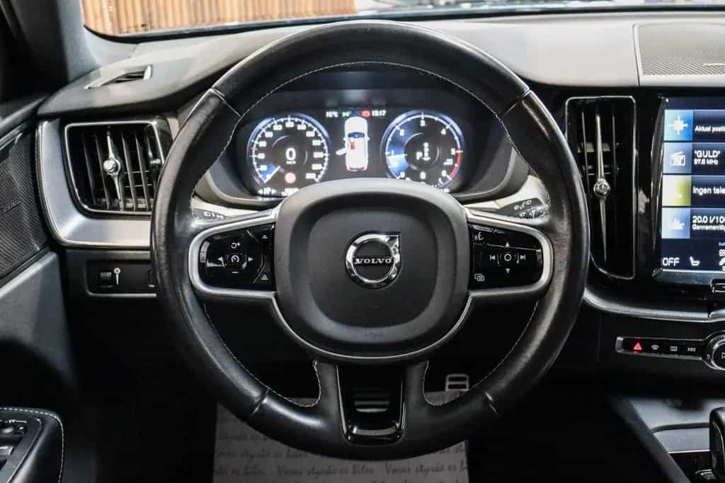 Volvo XC60 R Design AWD B4, AHK, H/K, MEMO, PANO, ACC 12/2020-photo-28