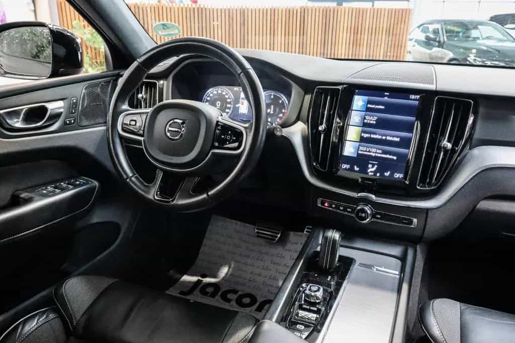 Volvo XC60 R Design AWD B4, AHK, H/K, MEMO, PANO, ACC 12/2020-photo-29
