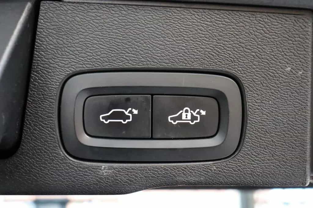 Volvo XC60 R Design AWD B4, AHK, H/K, MEMO, PANO, ACC 12/2020-photo-7