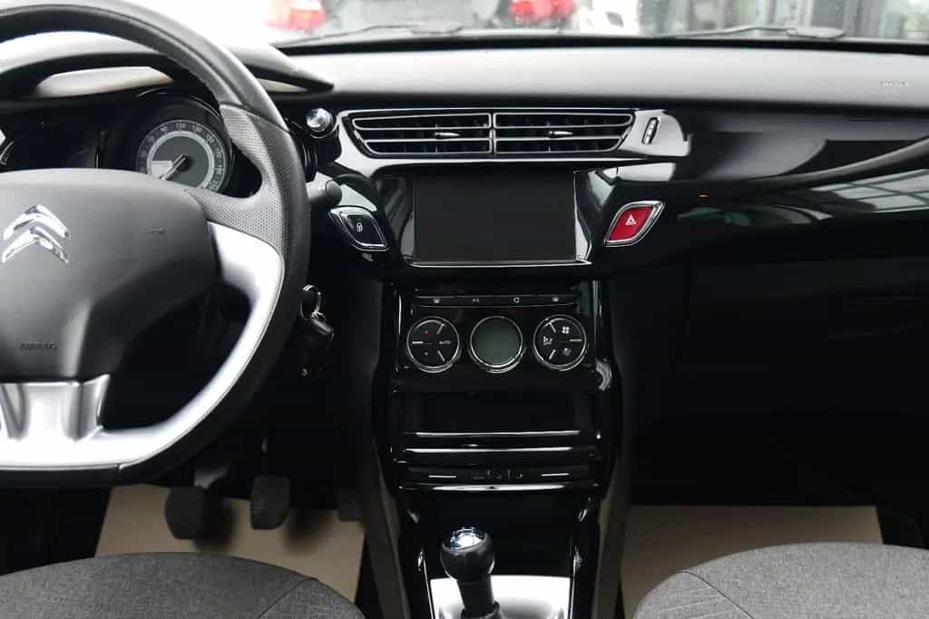 Citroën C3 1.2 PureTech TEM/PDC/LMF/KAM/SHZ+TÜV 06.27 06/2016-photo-11