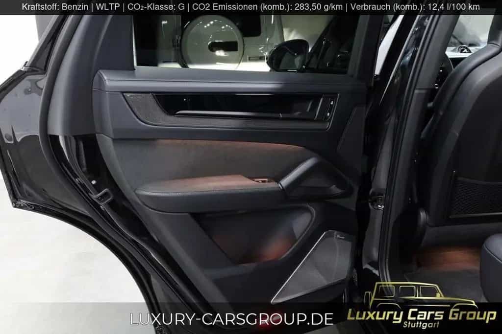 Porsche Cayenne Coupe GTS TurboGT-CarbonExterior-FullOpt 06/2025-photo-37
